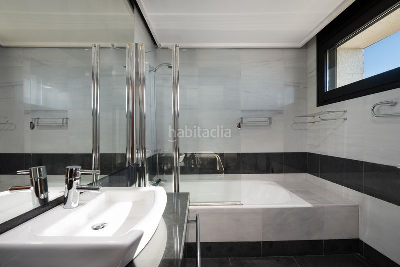 Foto 7c2d8a33-ff45-4bd7-a24f-e782d9e61ce2. Casa en Alto de los Monteros Marbella