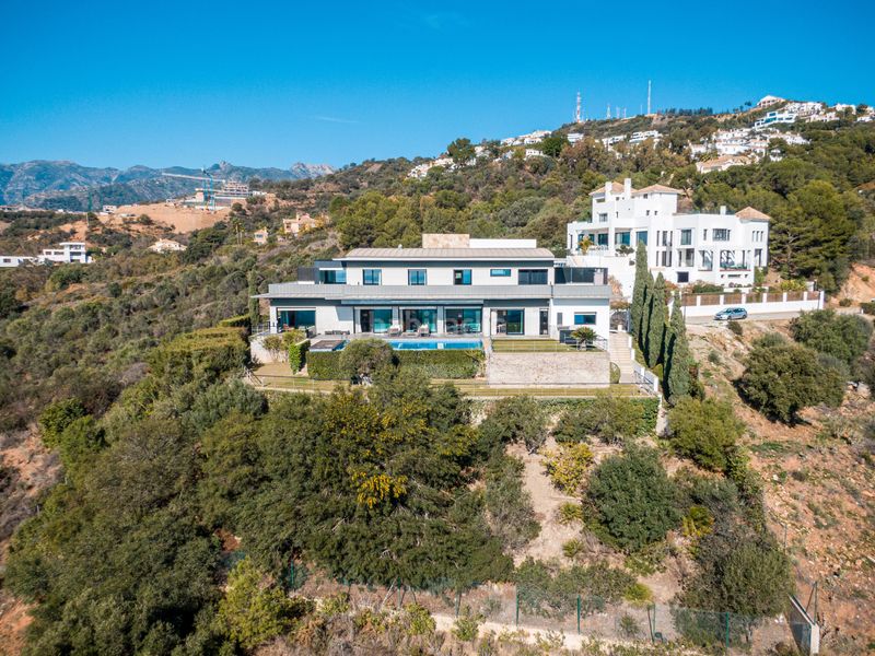 Foto c1a71488-eb07-49e8-a2e5-45c2d2576f22. Casa en Alto de los Monteros Marbella