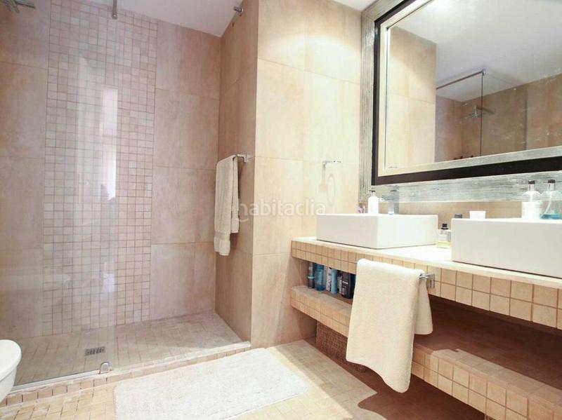 Foto b5932c00-970c-4c1b-9f3f-7ef9014f53e5. Casa adosada en urbanizacion n andalucia j 141 adosado excepcional en Marbella