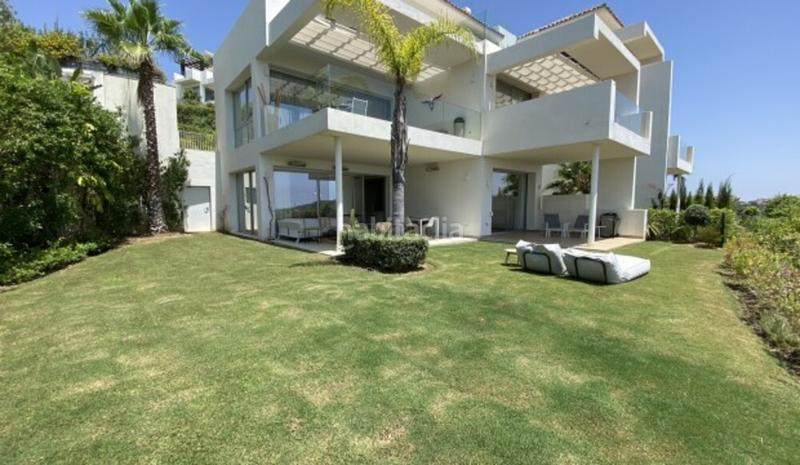 Foto 8c883a2c-4b00-4842-bae5-6e09bc66e0cd. Apartament amb aparcament piscina a Montemayor - Marbella Club Benahavís