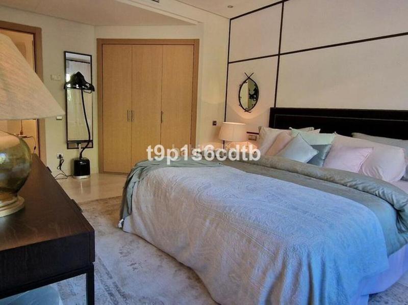 Foto 1bb206d4-e4c0-4258-aa13-1e0059736bb1. Piano terra in urbanizacion altos reales 10 in Sierra Blanca Marbella