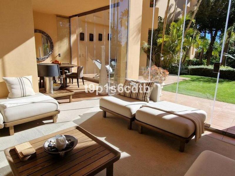 Foto 6ff9f87d-fb0e-4604-9e2e-b2d1cccb00a2. Piano terra in urbanizacion altos reales 10 in Sierra Blanca Marbella