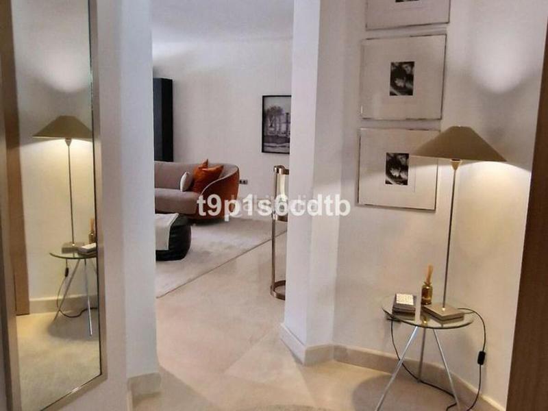 Foto 738e5f89-c865-41e9-8640-49ca3fbdbb95. Piano terra in urbanizacion altos reales 10 in Sierra Blanca Marbella