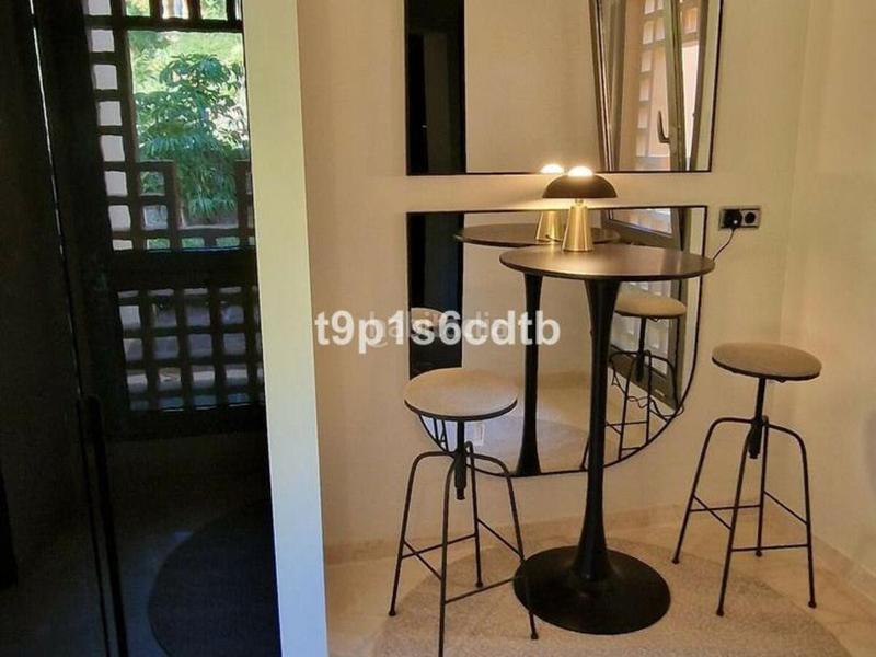 Foto 85361a84-d3a1-4cb3-97d0-db85b499dcab. Piano terra in urbanizacion altos reales 10 in Sierra Blanca Marbella