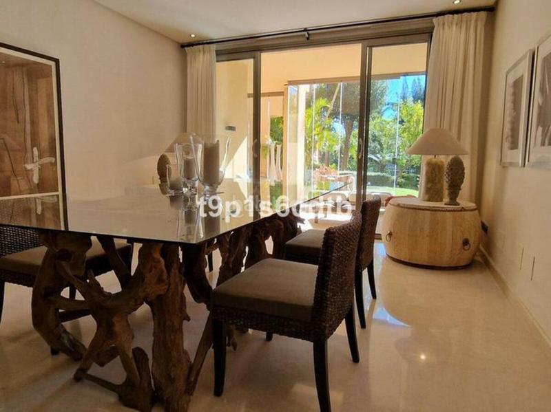 Foto e67af44d-4e8e-4525-826c-3b9e996e541c. Piano terra in urbanizacion altos reales 10 in Sierra Blanca Marbella