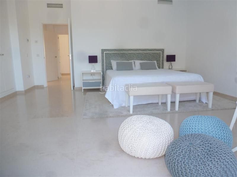 Foto ee674f02-cc0a-4f08-8779-3b3aedf5ef39. Location maison avec parking piscine dans Guadalmina Baja Marbella