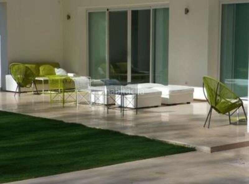 Foto f9addaef-e27e-49c3-b85f-98d86dcd791f. Location maison avec parking piscine dans Guadalmina Baja Marbella