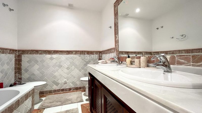 Foto 6b622373-abcf-496c-8731-0abfa985ce29. Planta baja en n/a en lomas de Marbella club Marbella