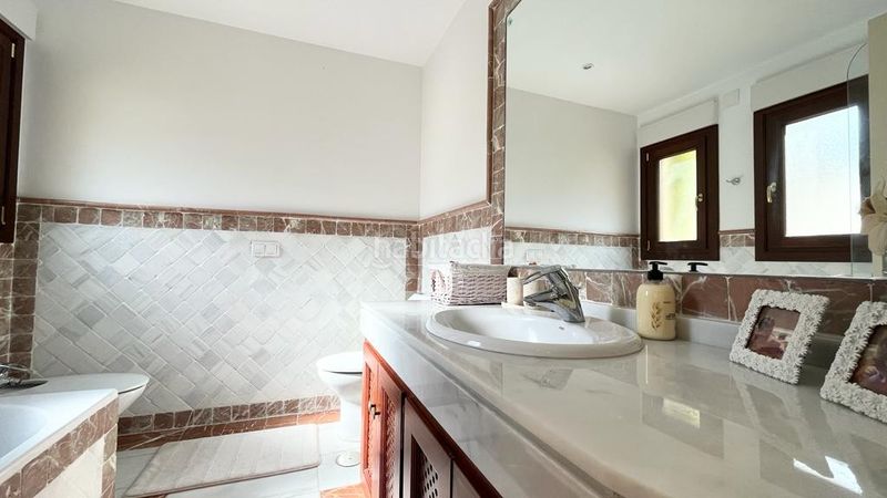 Foto b327fd01-3e5f-49fa-883b-b2868fbfc498. Planta baja en n/a en lomas de Marbella club Marbella