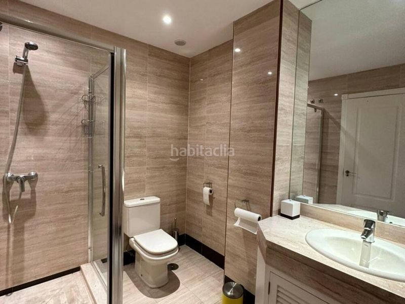 Foto 701a9d59-ec09-407f-aabc-da2f794e0055. Lloguer planta baixa amb aparcament piscina a Las Brisas Marbella