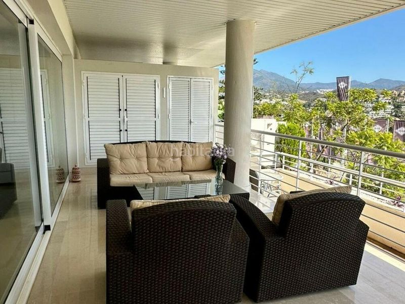 Foto af5a65aa-71bd-4eb0-8598-b4361c97a739. Lloguer planta baixa amb aparcament piscina a Las Brisas Marbella