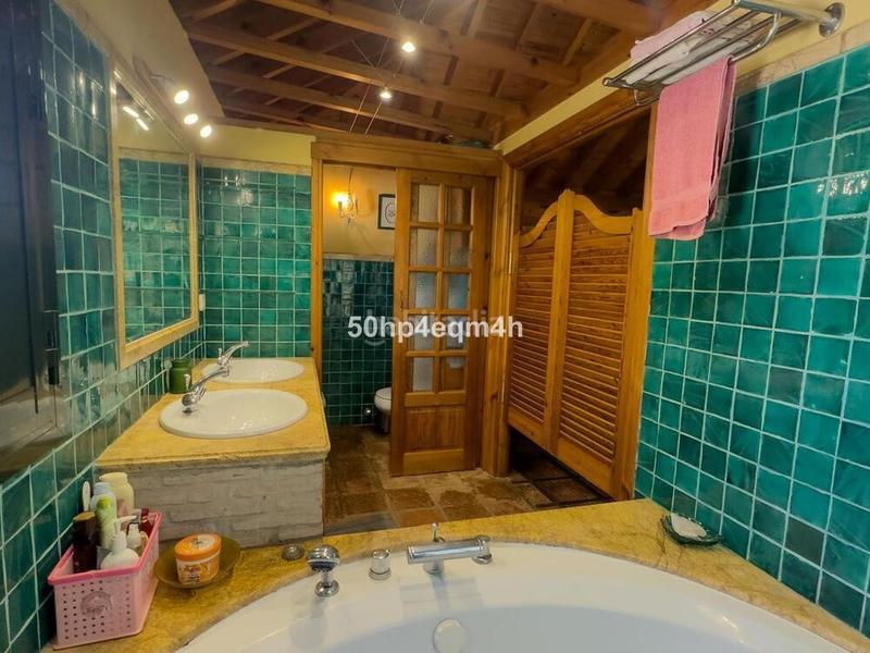 Foto 5a96fa8b-5dec-441c-b995-c861c65c9e90. Casa en n/a en Las Brisas Marbella
