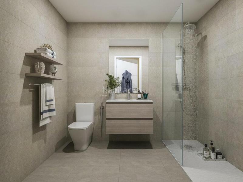 Foto 4a7211e9-de8c-48ac-b38a-b45e760e5192. Apartament amb aparcament piscina a San Luis de Sabinillas Manilva