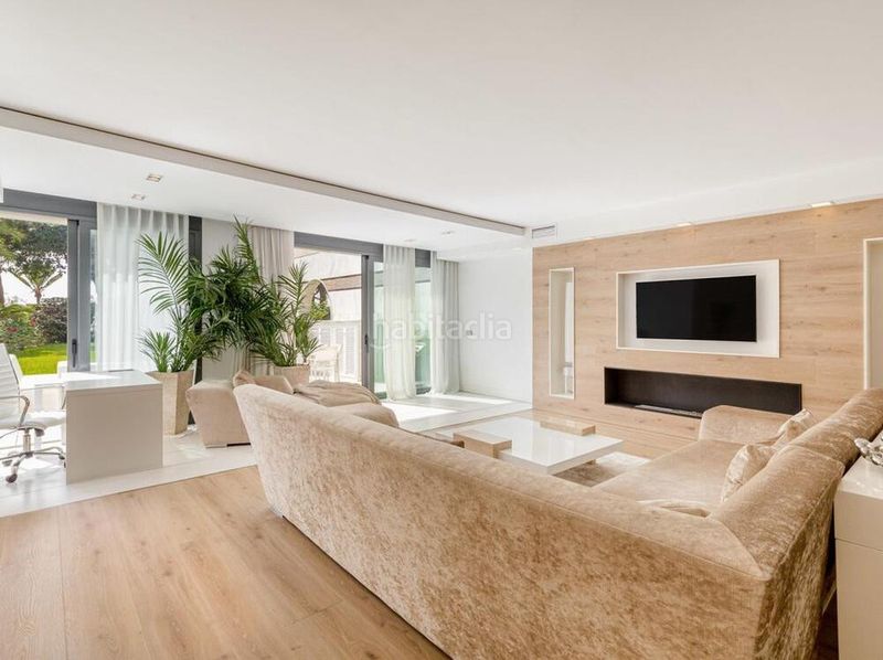 Foto 4546cace-cf50-40d8-b782-0940da30d9d9. Planta baja en calle ribera 1 en Puerto Banús Marbella