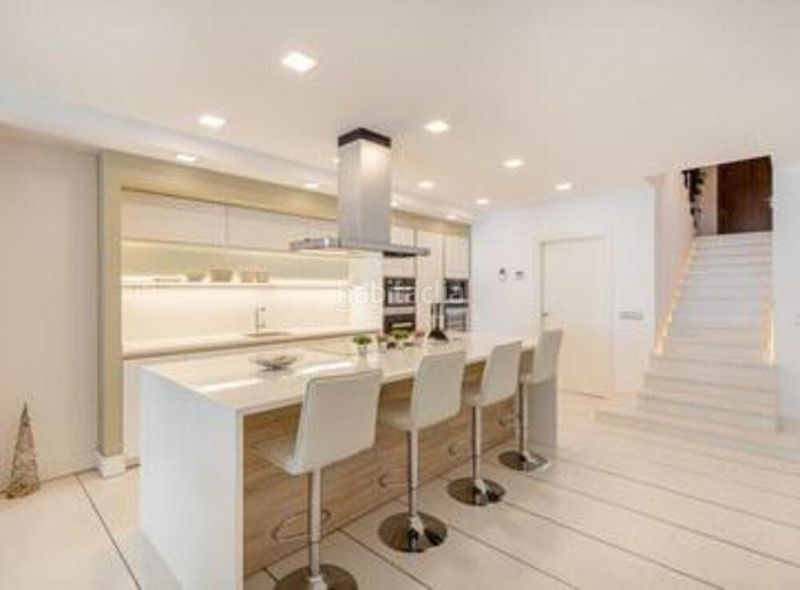Foto ebd8ce73-e195-41d1-8ce5-55859955e6aa. Planta baja en calle ribera 1 en Puerto Banús Marbella