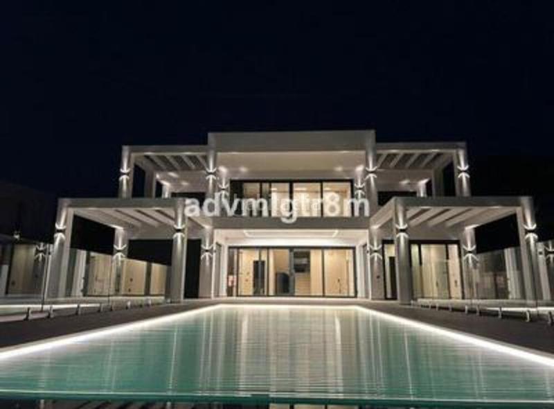 Foto 0090e0a1-25c6-4c46-ad94-921ab61d79cc. Casa en concha nacar 10 en Romana Playa Marbella