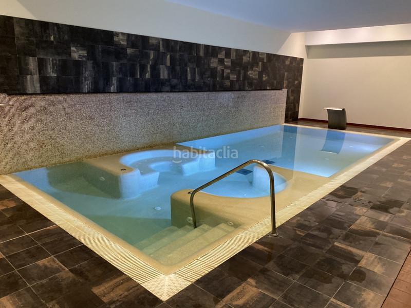Foto 8fdc2028-80cc-40e7-8398-5b6019911a22. Lloguer apartament amb aparcament piscina a Benatalaya Estepona