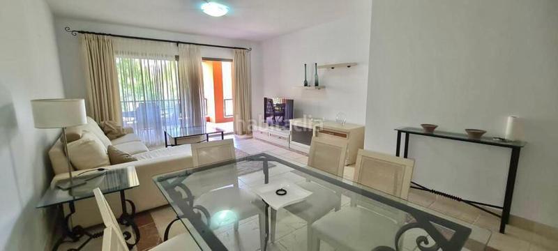 Foto 9221a0da-b038-4617-817b-9af3d80a6395. Location appartement avec parking piscine dans Benatalaya Estepona