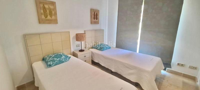 Foto b9a49253-b76c-4c85-aab0-18c56c451f8d. Location appartement avec parking piscine dans Benatalaya Estepona