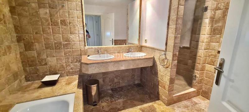 Foto e0275b40-642e-4bda-ae3e-875117801ace. Miete appartement mit parking pool in Benatalaya Estepona