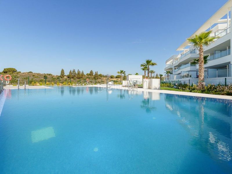 Foto e06b3e9f-564f-40d3-b716-6f77cdc89675. Apartamento lujo en El Faro de Calaburra - Chaparral Mijas