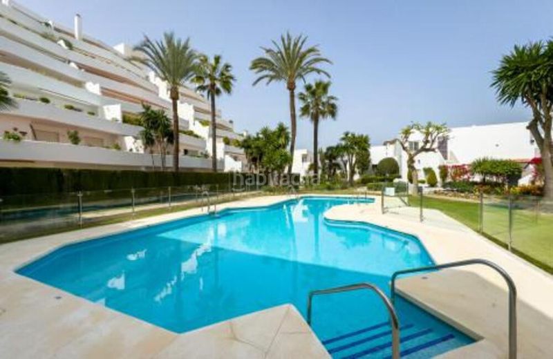Foto 3243d3a8-6936-484f-8405-6e4c2f1752e3. Apartamento en calle real 5 en Nueva Andalucía centro Marbella