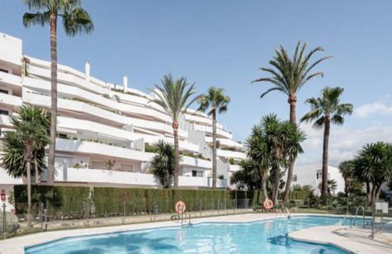Foto 453b88f0-6369-4a23-90b2-1e7dfb191315. Apartamento en calle real 5 en Nueva Andalucía centro Marbella