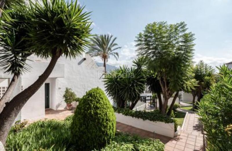 Foto 4e8d1de9-f3dc-4482-b154-2ad37cb0ecbb. Apartamento en calle real 5 en Nueva Andalucía centro Marbella