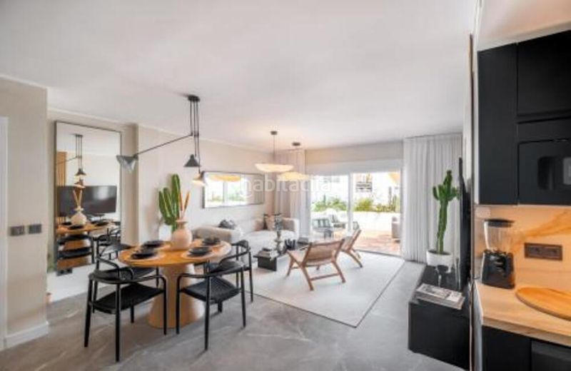 Foto 8d6edcde-22a7-4cea-8247-f5d50b478bad. Apartamento en calle real 5 en Nueva Andalucía centro Marbella