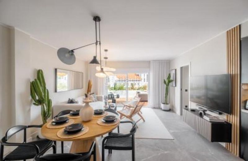Foto c358c8bd-af4b-4d5d-880e-4a5ffe67f01d. Apartamento en calle real 5 en Nueva Andalucía centro Marbella