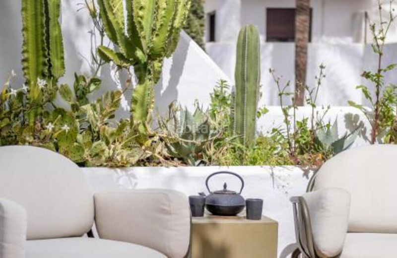 Foto e67ac0a2-e97a-4a7a-91f7-f02e9e75856a. Apartamento en calle real 5 en Nueva Andalucía centro Marbella