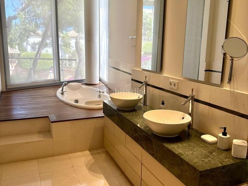 Foto b0739c0c-0195-419e-a83f-abac6fe229d8. Rent semi detached house in verdi-ur Sierra Blanca 38 in Marbella