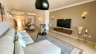 Miete Appartement in Los Naranjos. Apartamento en alquiler en magna marbella, marbella
