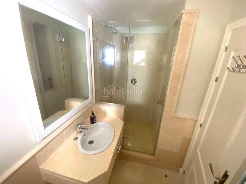 Foto 427ede90-8d8c-4482-a6f3-b04a4e5a4624. Rent penthouse with pool in los arqueros - puerto del almendro Benahavís