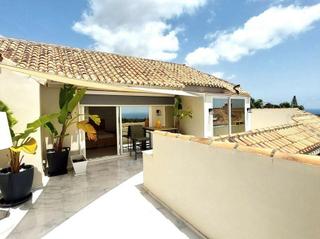 Rent Penthouse in N/a. Lujo