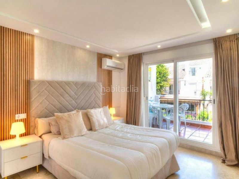 Foto 36d456e9-3ff9-42e8-8138-5bf652c823d1. Lloguer casa adossada amb aparcament piscina a Nueva Andalucía centro Marbella