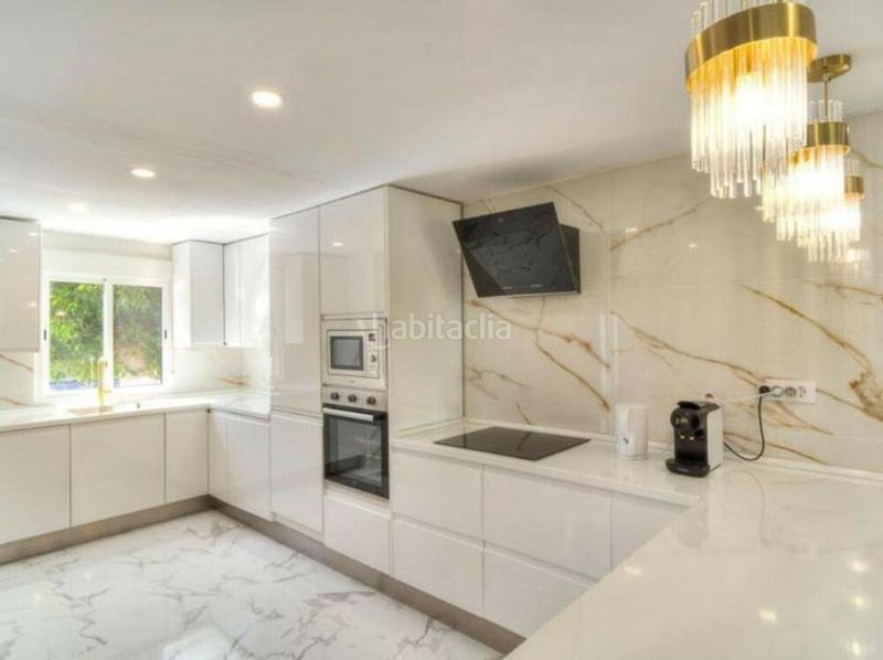 Foto b30c686b-0f9c-4a96-abb1-a5644b245abb. Lloguer casa adossada amb aparcament piscina a Nueva Andalucía centro Marbella