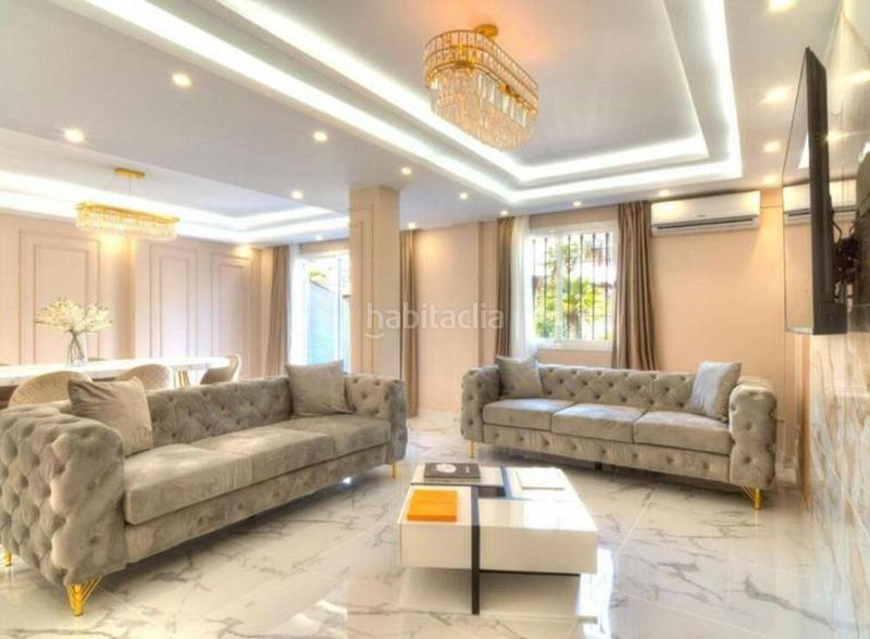 Foto c6bf33fa-dded-460b-b5eb-7a5049a3ae50. Lloguer casa adossada amb aparcament piscina a Nueva Andalucía centro Marbella