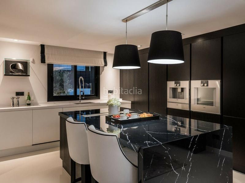 Foto 56fb8524-4a16-442e-b8f2-2834a97c7971. Location maison avec chauffage parking piscine dans Marbella