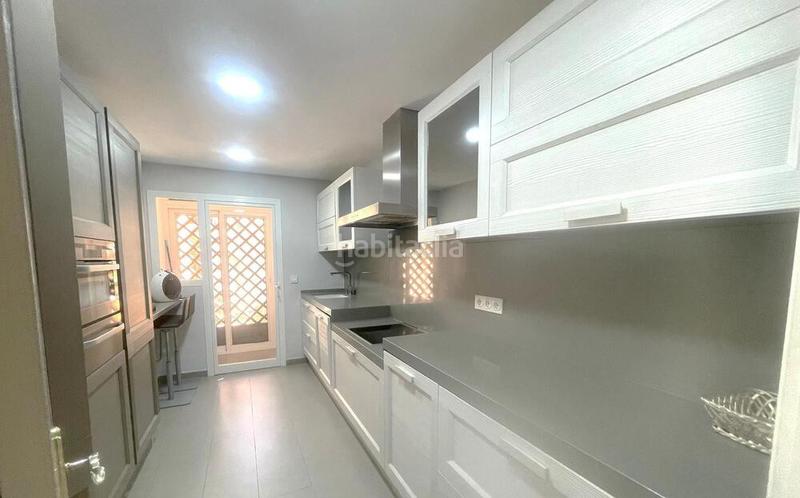 Foto e305670b-8715-485e-a79d-645fba2ffb89. Location attique avec parking piscine dans Nueva Atalaya Estepona