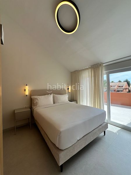 Foto aa9ad2e3-e8d7-457f-b338-a119e07a4dc3. Lloguer àtic amb aparcament piscina a Puerto Banús Marbella