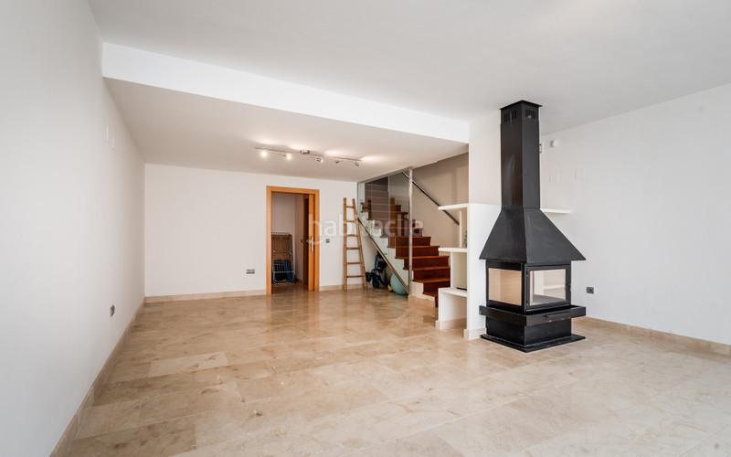 Foto 2902b5af-371e-48b5-96ac-780fd3ea2842. Casa aparellada amb aparcament piscina a Benahavís pueblo Benahavís