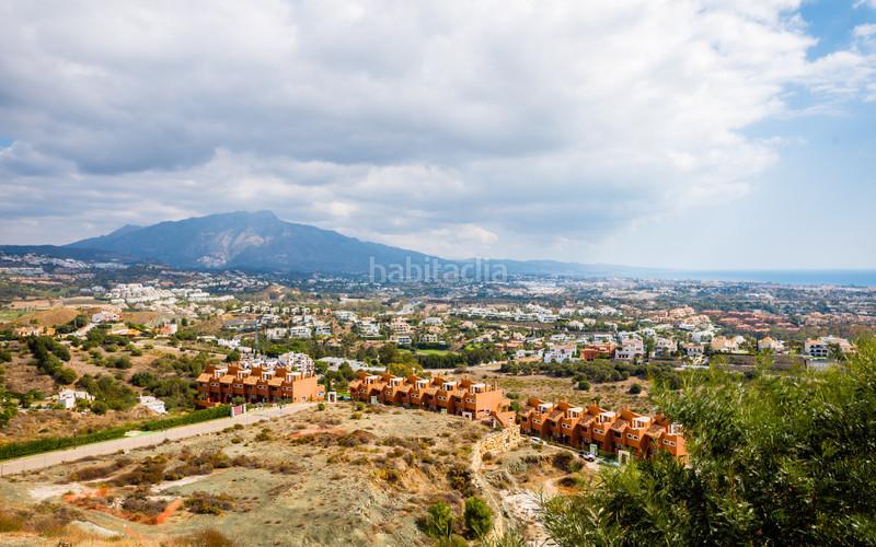 Foto faae3720-b2a9-4307-99d4-50c4ef2aaff1. Casa bifamiliare con parcheggio piscina in Benahavís pueblo Benahavís