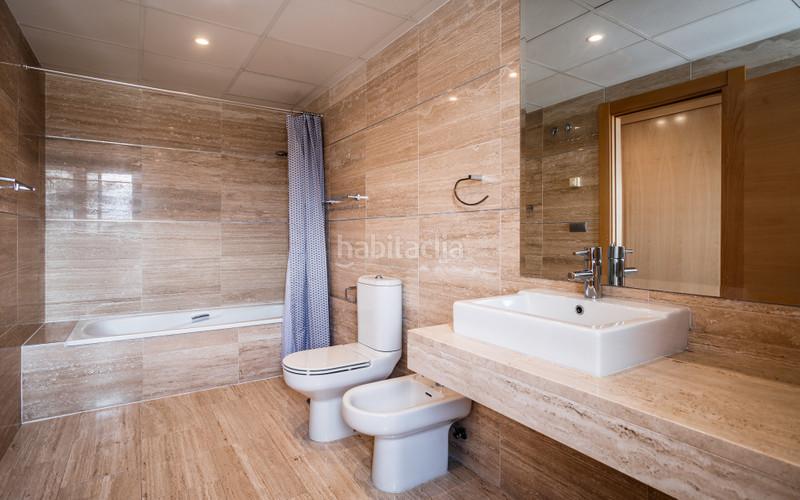 Foto 3c78042f-dd66-4780-8bc8-525e94eec47f. Towny house with parking pool in Benahavís pueblo Benahavís