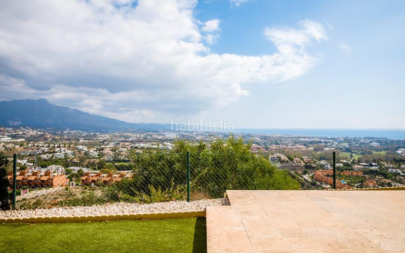 Foto 94abe4cd-9f26-495b-b096-3c37e9399323. Towny house with parking pool in Benahavís pueblo Benahavís