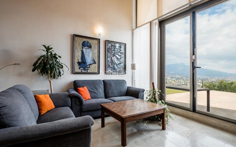 Foto bffb44d5-a5df-453a-81fb-be5820b2bf32. Towny house with parking pool in Benahavís pueblo Benahavís