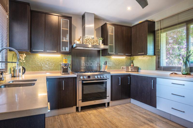 Foto 60175045-17a0-4cf7-884b-36fec7a30961. House with parking pool in altos de Estepona Estepona