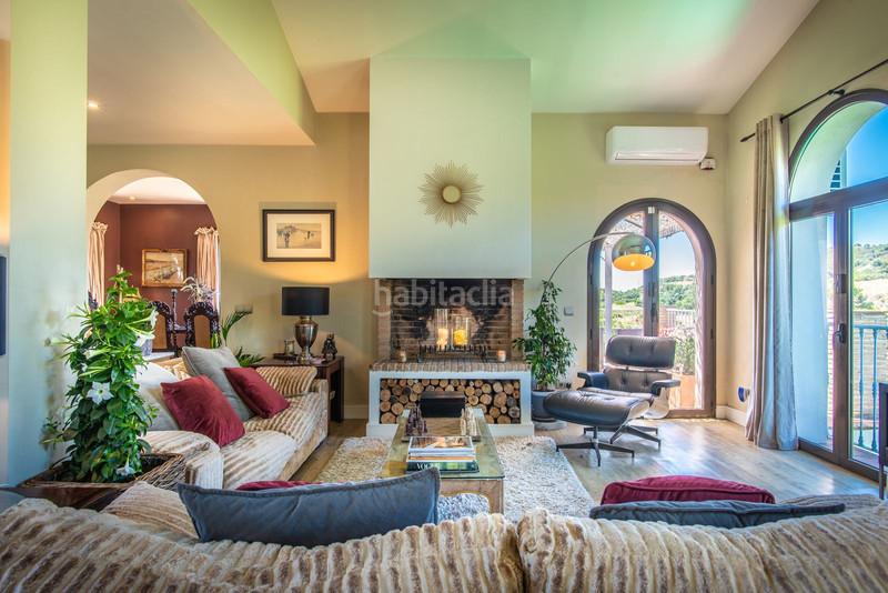 Foto ee2e0b1e-1b2d-4db5-a677-c911664df629. House with parking pool in altos de Estepona Estepona