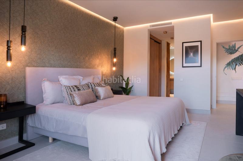 Foto 52036d9d-6fde-48aa-b62d-416658725862. Apartamento exquisito apartamento frente a la playa en torre bermeja, nueva milla de oro, en Estepona