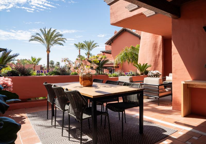Foto 8247af45-0dab-4779-b6eb-d2584d4060b0. Apartamento exquisito apartamento frente a la playa en torre bermeja, nueva milla de oro, en Estepona